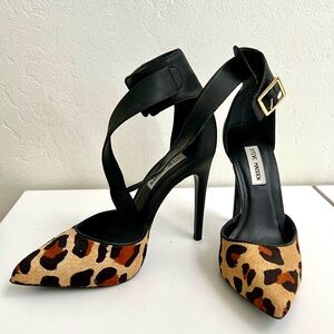 Steve Madden Flshback leopard print real fur gold buckle heels 10m m, size 8